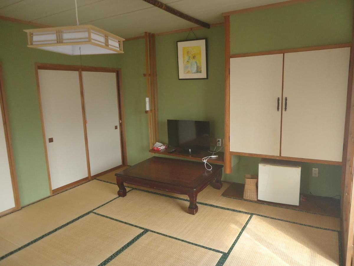 Cafe Cerisier栖里時絵 Hotel Myoko Luaran gambar