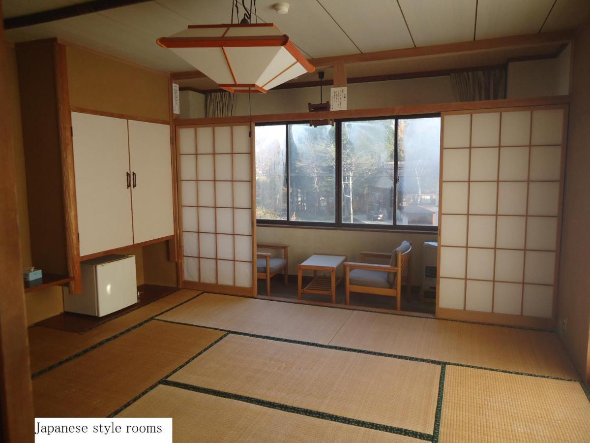 Cafe Cerisier栖里時絵 Hotel Myoko Luaran gambar