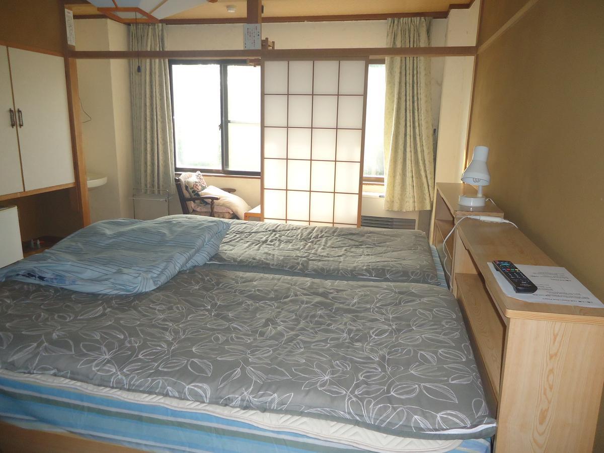 Cafe Cerisier栖里時絵 Hotel Myoko Luaran gambar